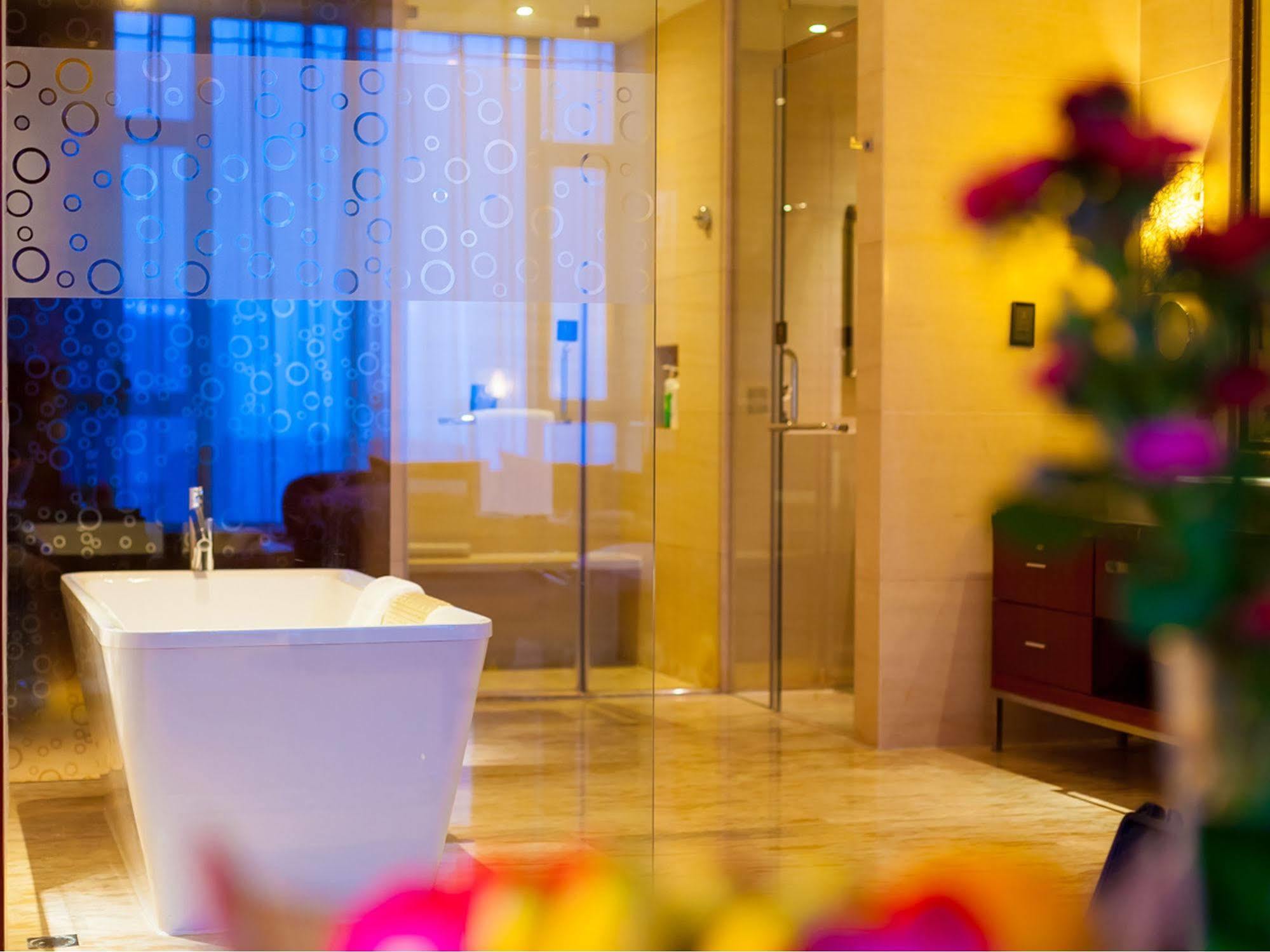 צ'נגדו Celebrity City Hotel מראה חיצוני תמונה